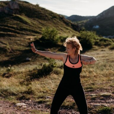 Égi ember megfeszíti íját Wu-Shuang-DaoyIn-Kinai-Gerinctorna